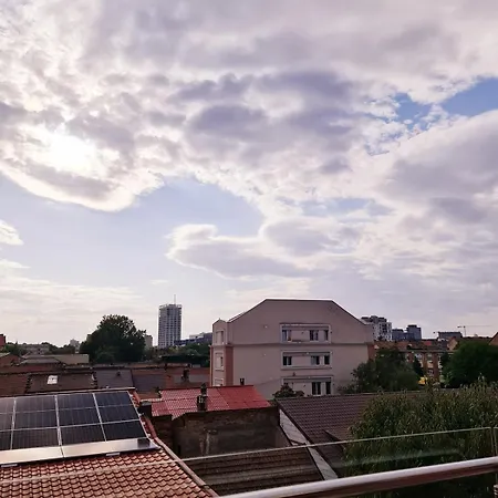Stylish Penthouse With View & Private Parking Apartment