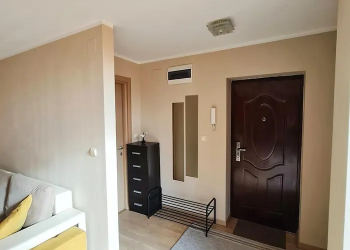 Stylish Penthouse With View & Private Parking *