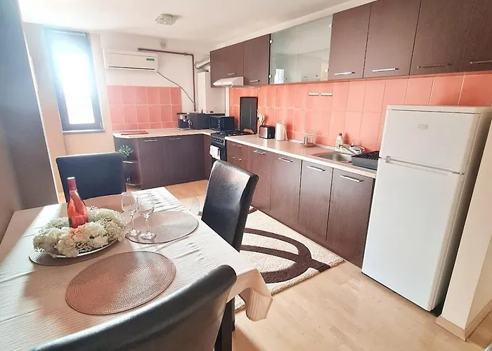 Stylish Penthouse With View & Private Parking Apartamento