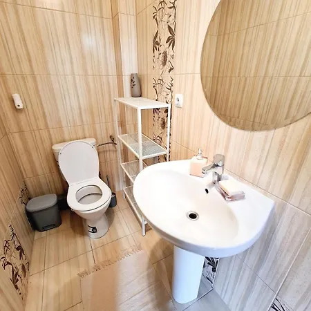 Stylish Penthouse With View & Private Parking Апартаменты