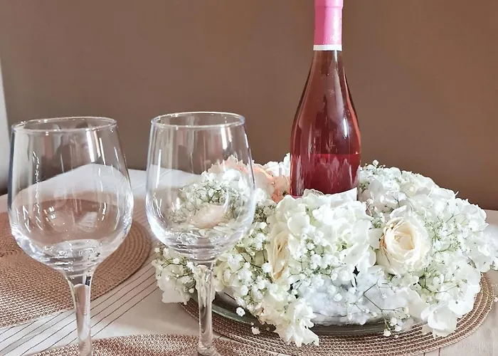 Stylish Penthouse With View & Private Parking *